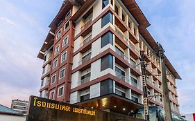The President Hotel At Chokchai 4